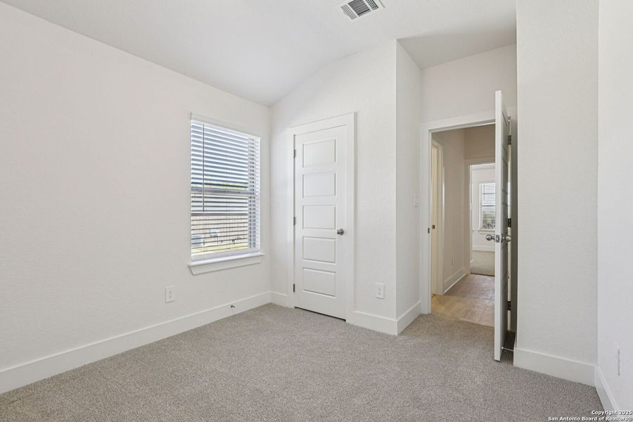 Spacious, unfurnished interior of a new home in Comanche Ridge, San Antonio (Image 42).