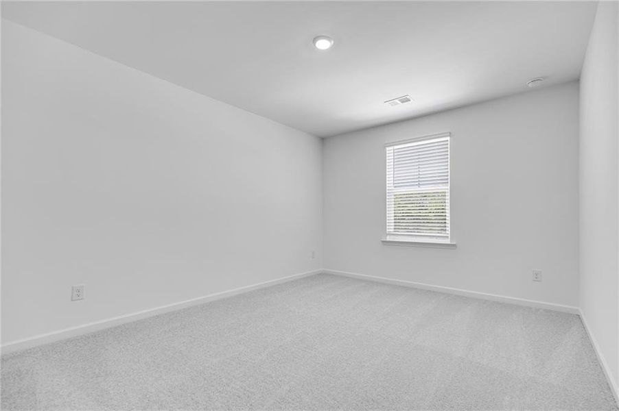 Spacious, unfurnished interior of a new home in Apalachee Hills, Bethlehem (Image 26).