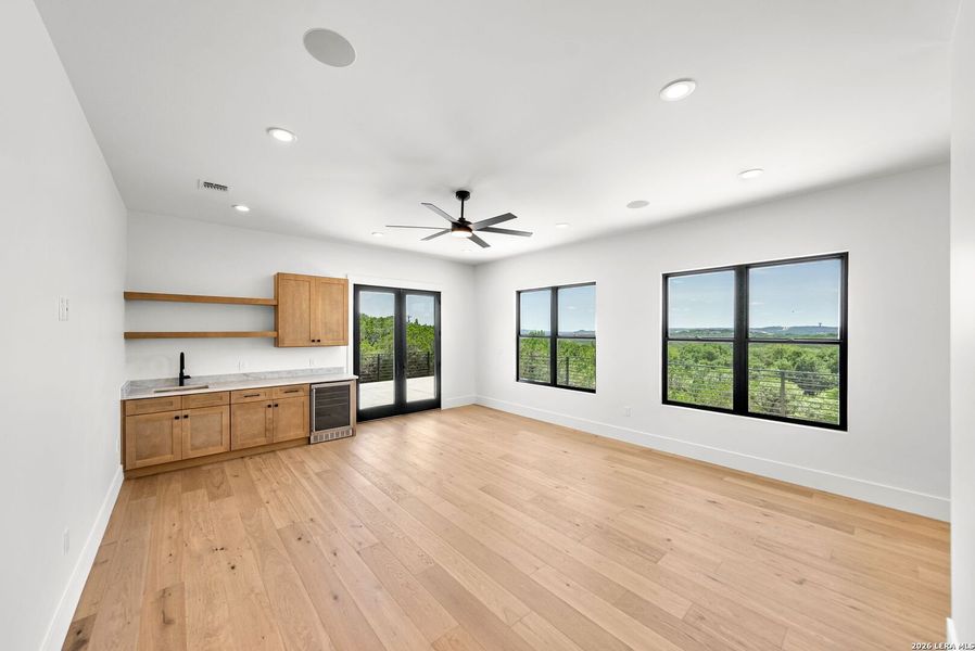 Spacious, unfurnished interior of a new home in , Boerne (Image 70).