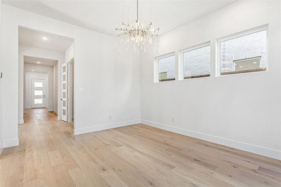 Spacious, unfurnished interior of a new home in , Richardson (Image 27).