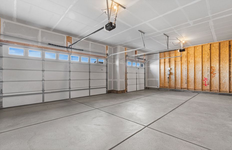 Spacious, unfurnished interior of a new home in Independence, Elizabeth (Image 14).