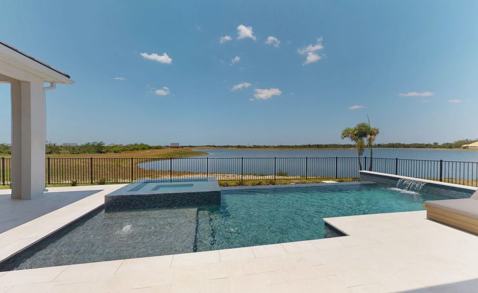 Exterior details and patio area of a home in Palmera, Venice (Image 4).