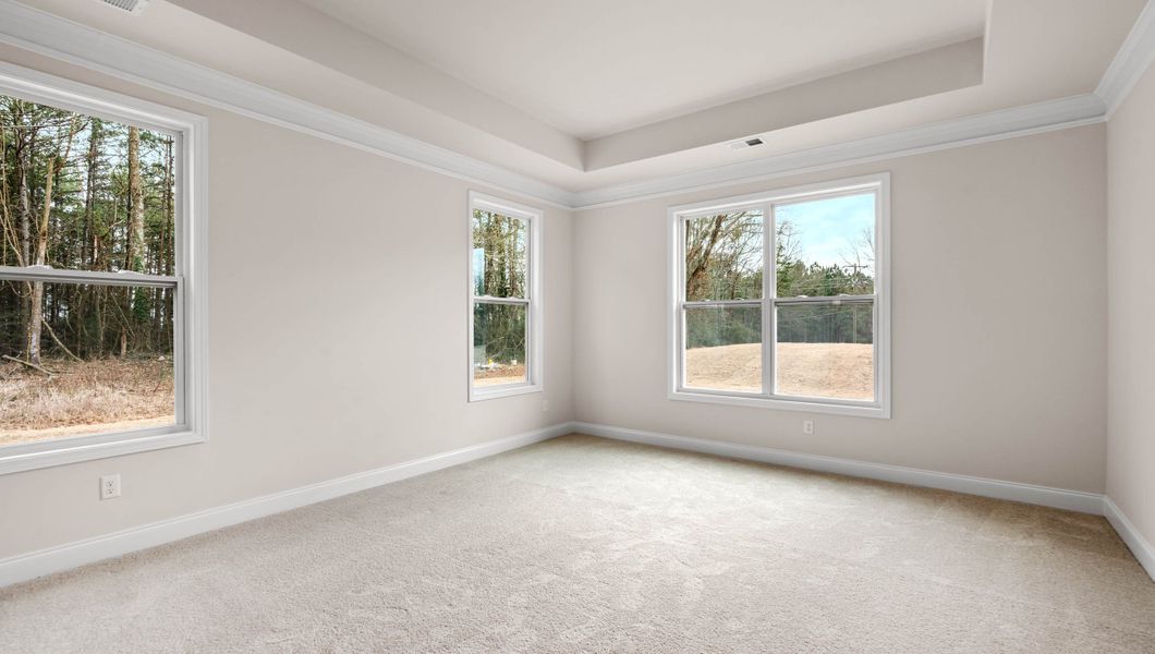 Spacious, unfurnished interior of a new home in Campbell Ridge, Piedmont (Image 27).