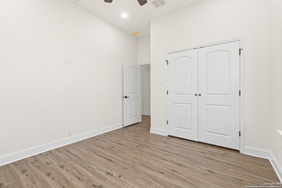 Spacious, unfurnished interior of a new home in , La Vernia (Image 30).