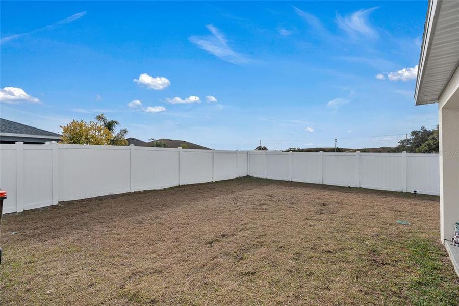Exterior details and patio area of a home in , Ocala (Image 29).
