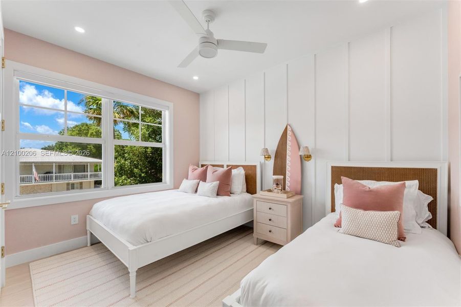 Furnished interior view inside a new home in , Tavernier (Image 9).