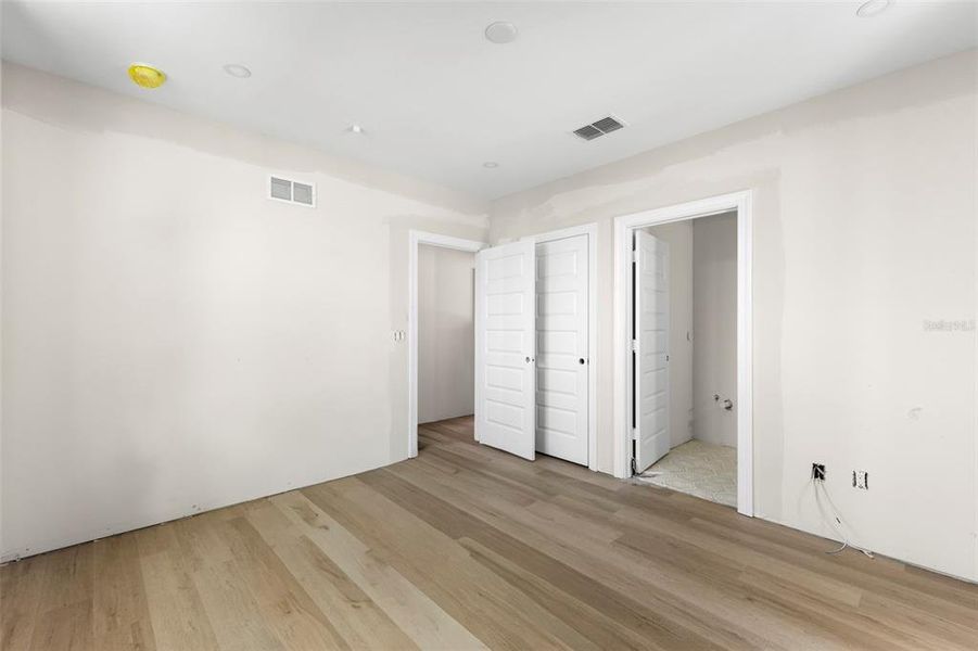 Spacious, unfurnished interior of a new home in , St. Petersburg (Image 21). Spacious, unfurnished interior of a new home in , St. Petersburg (Image 21).