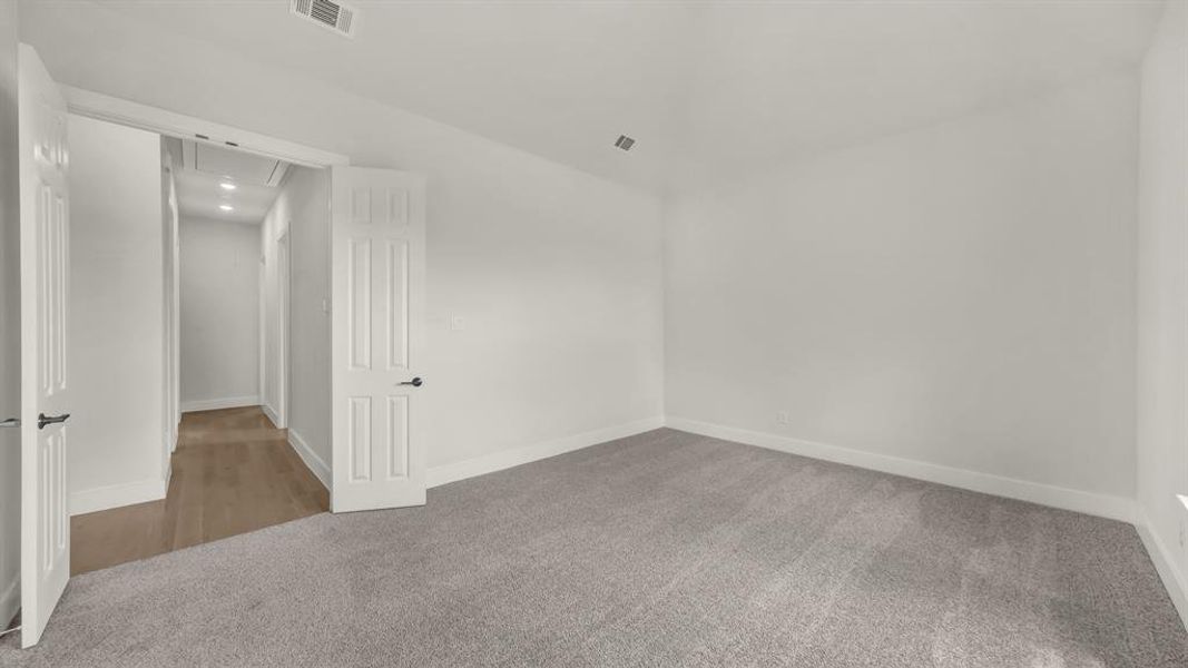 Spacious, unfurnished interior of a new home in Woodland Lakes Estates, Weatherford (Image 34).