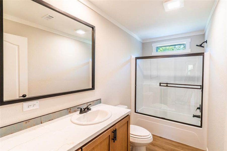 Furnished interior view inside a new home in , Gun Barrel City (Image 9).