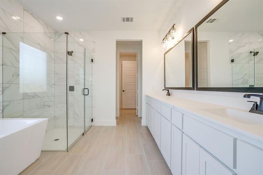 Furnished interior view inside a new home in Pecan Grove, Burleson (Image 17).
