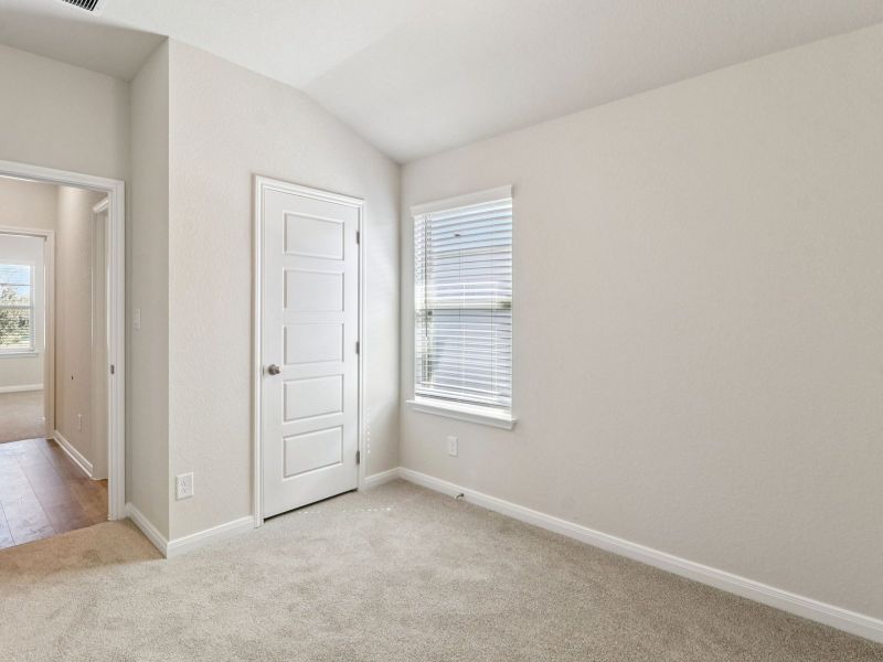 Spacious, unfurnished interior of a new home in Remington Ranch, San Antonio (Image 20). Spacious, unfurnished interior of a new home in Remington Ranch, San Antonio (Image 20).
