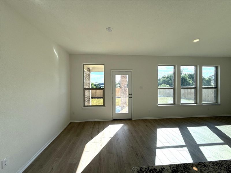 Spacious, unfurnished interior of a new home in River Bluff, Leander (Image 16).