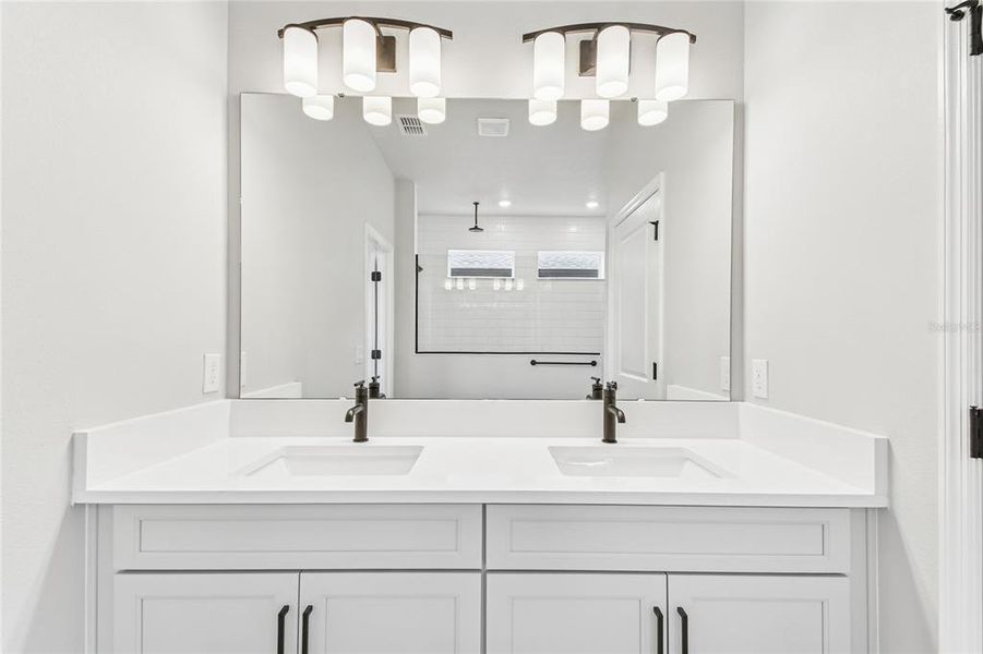 Close-up of interior finishes inside a home in John’s Lake North, Clermont (Image 15).