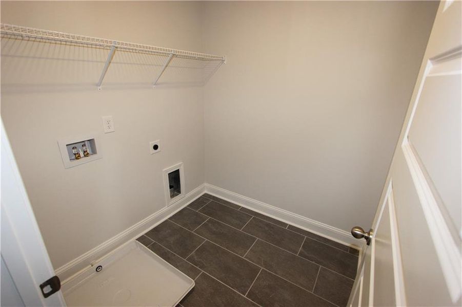 Spacious, unfurnished interior of a new home in Clark Farms, Flowery Branch (Image 23).