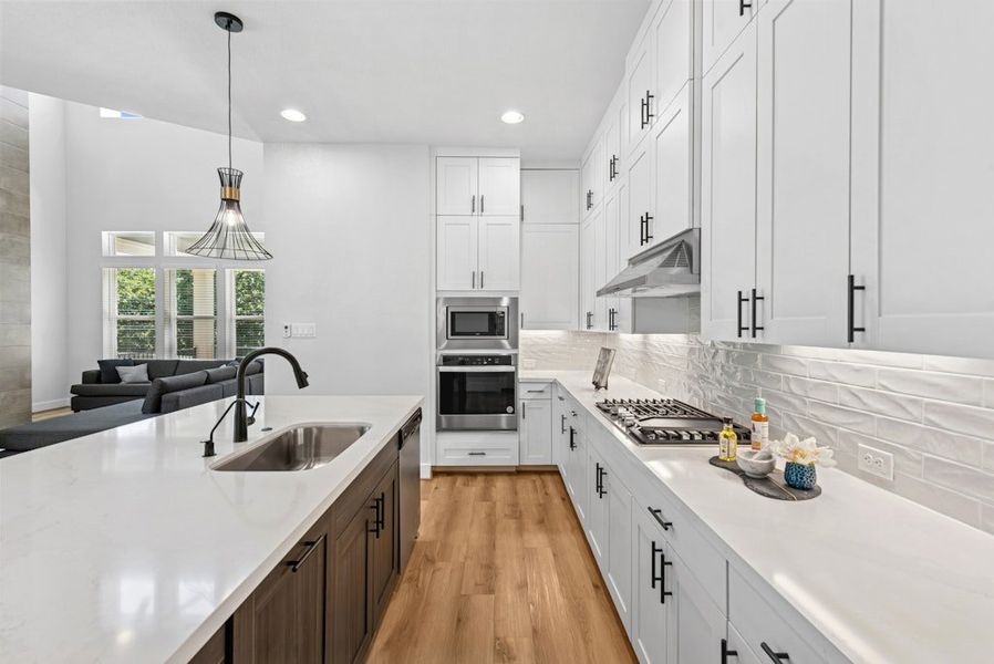 Furnished interior view inside a new home in Santa Rita Ranch, Georgetown (Image 13).