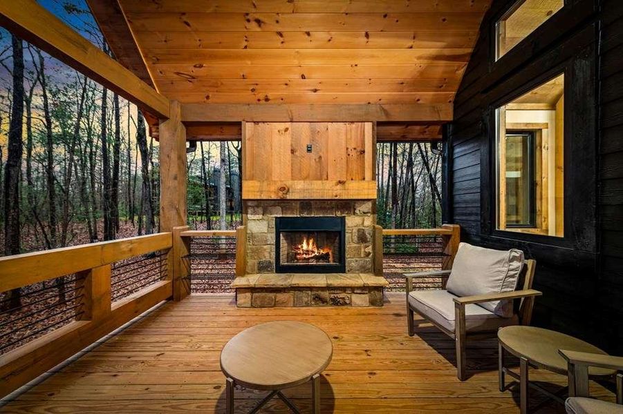 Community amenities in , McCaysville (Image 84).