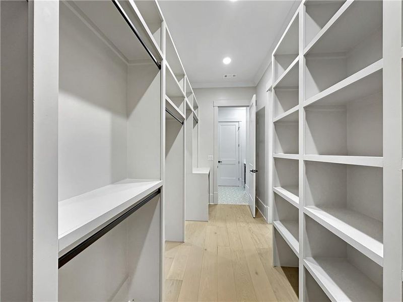 Image 83 of a home in .