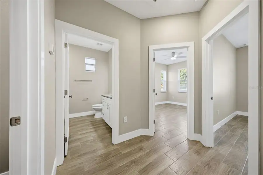 Spacious, unfurnished interior of a new home in , Tampa (Image 29).