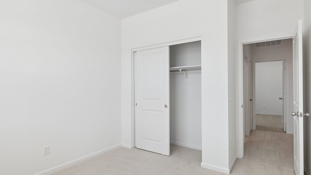 Spacious, unfurnished interior of a new home in Copper Falls, Buckeye (Image 18).