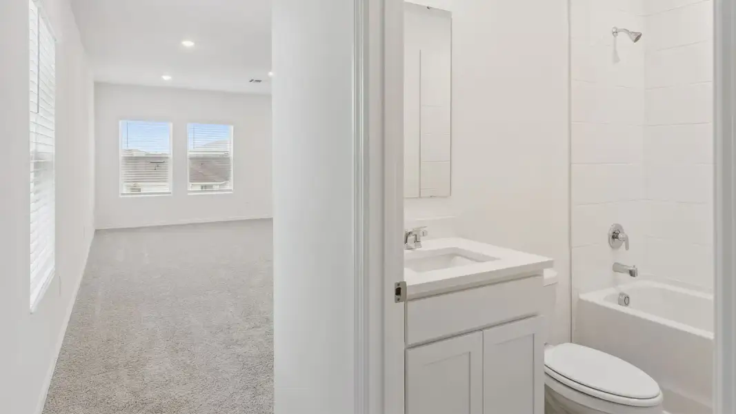Representative furnished interior of a home built from the Coral by D.R. Horton in Hawthorne Ranch, Lakeland (Image 12).