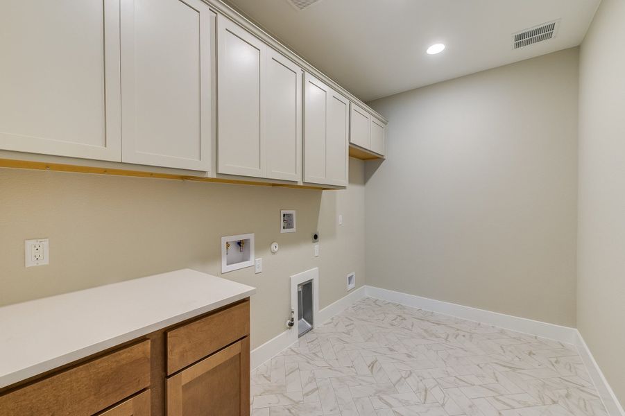 Representative furnished interior of a home built from the Sapphire by Giddens Homes in Riverstone, Georgetown (Image 40).