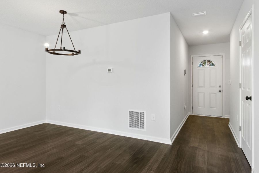 Spacious, unfurnished interior of a new home in , Jacksonville (Image 17).