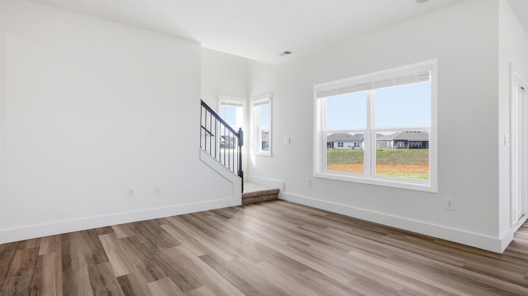 Spacious, unfurnished interior of a new home in Millstone Village, Morristown (Image 11).