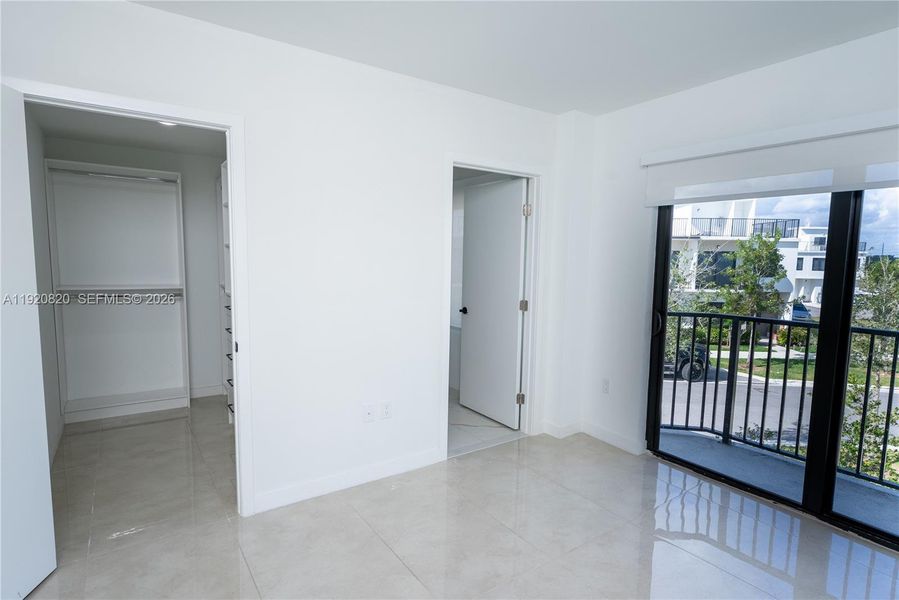 Spacious, unfurnished interior of a new home in , Homestead (Image 18).