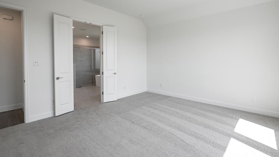 Spacious, unfurnished interior of a new home in Homestead, Schertz (Image 22).