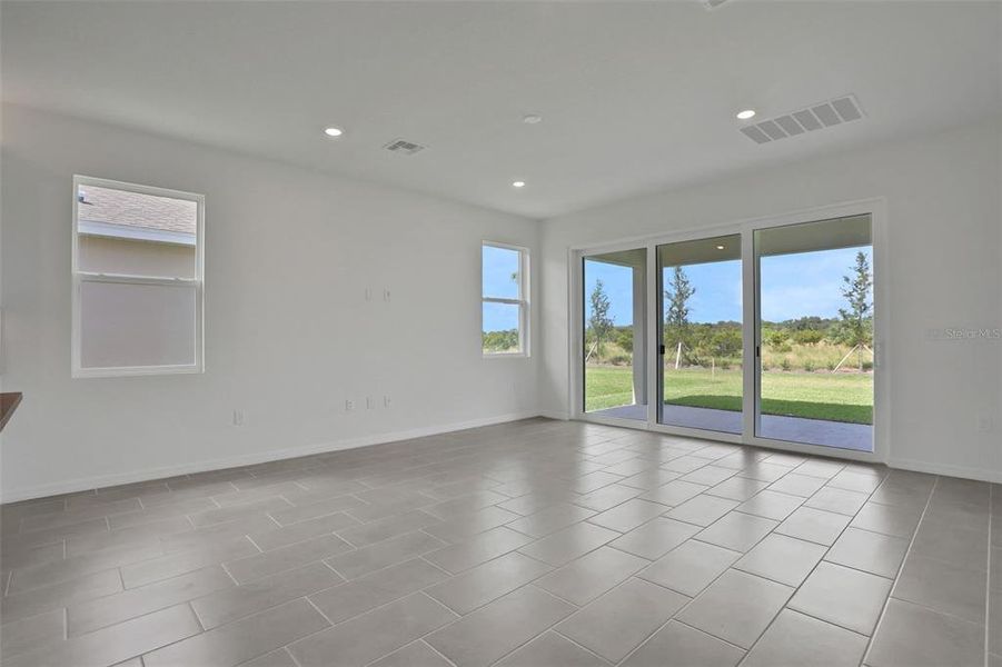 Spacious, unfurnished interior of a new home in Turnleaf, Punta Gorda (Image 19).