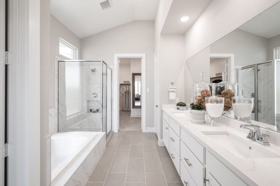 Representative furnished interior of a home built from the Verdin by Tri Pointe Homes in Pecan Ridge, Fulshear (Image 76).