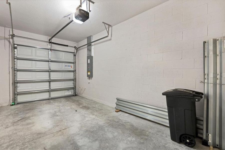 Spacious, unfurnished interior of a new home in Braden Pointe, Bradenton (Image 26). Spacious, unfurnished interior of a new home in Braden Pointe, Bradenton (Image 26).