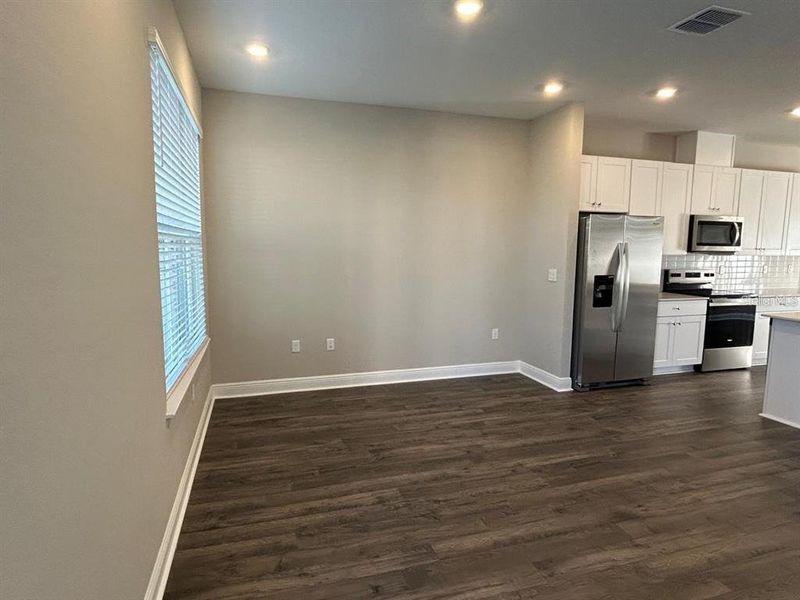 Spacious, unfurnished interior of a new home in , Winter Garden (Image 18).