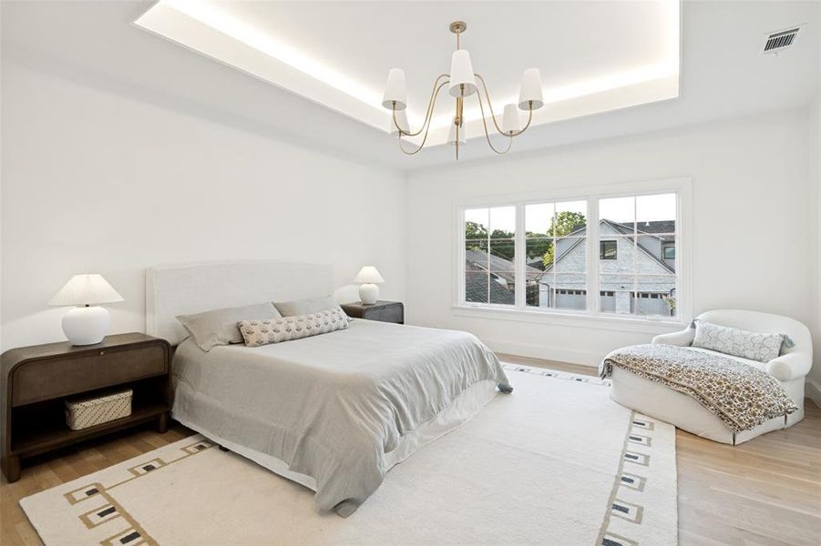 Furnished interior view inside a new home in , Richardson (Image 19).