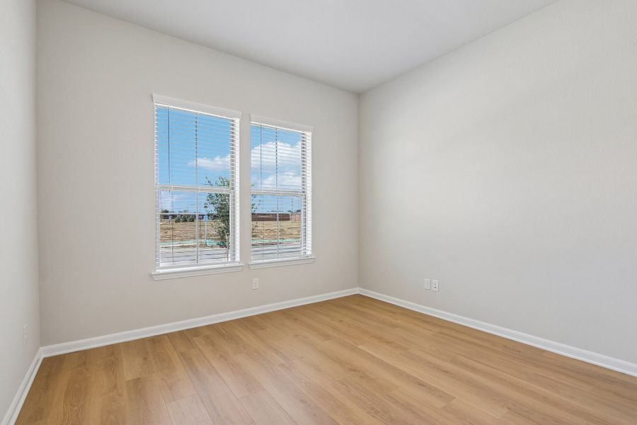 Spacious, unfurnished interior of a new home in Ribbonwood, Aubrey (Image 16).