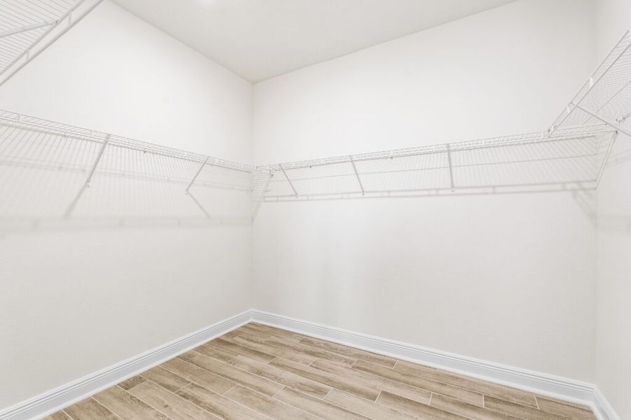 Spacious, unfurnished interior of a new home in Natureview, Freeport (Image 24).