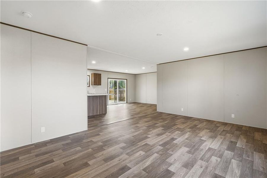 Spacious, unfurnished interior of a new home in , Franklin (Image 15).
