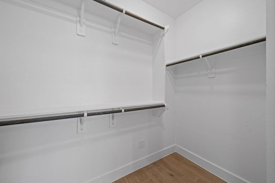 Spacious, unfurnished interior of a new home in Meridiana, Iowa Colony (Image 18).