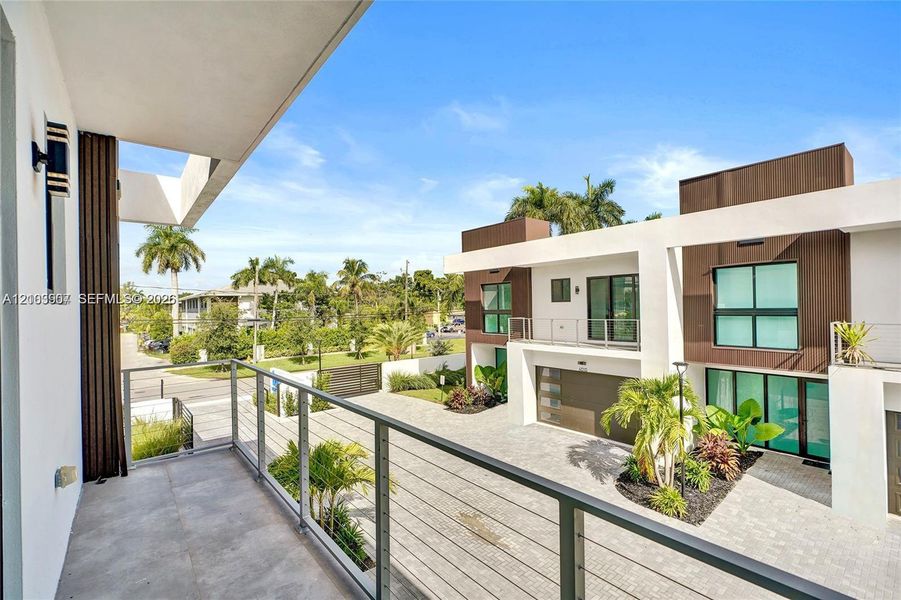 Exterior details and patio area of a home in , Dania Beach (Image 29).