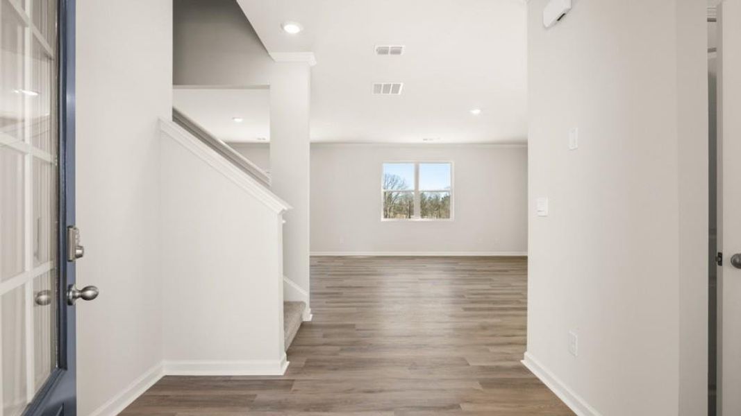 Spacious, unfurnished interior of a new home in Sheffield Highlands, Dallas (Image 11).