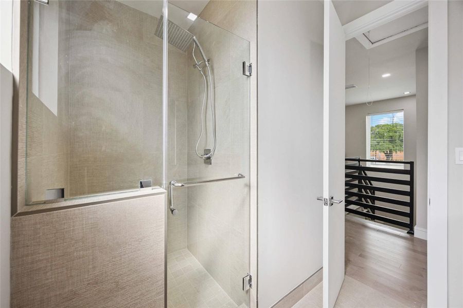 Spacious, unfurnished interior of a new home in , Houston (Image 21).