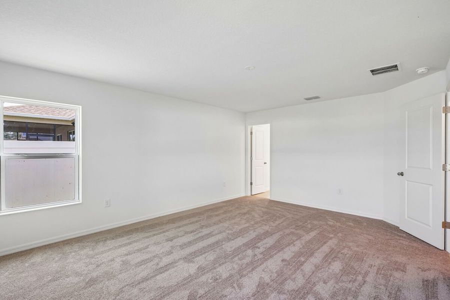 Spacious, unfurnished interior of a new home in The Preserve at Legends Pointe II, Hudson (Image 11).