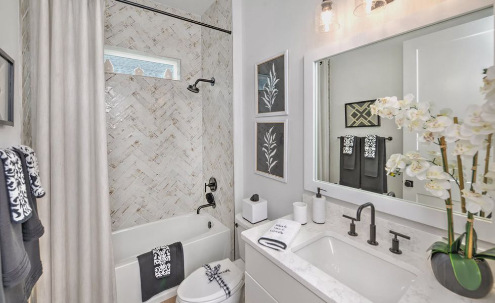 Furnished interior view inside a new home in Plantation Bay, Ormond Beach (Image 30).