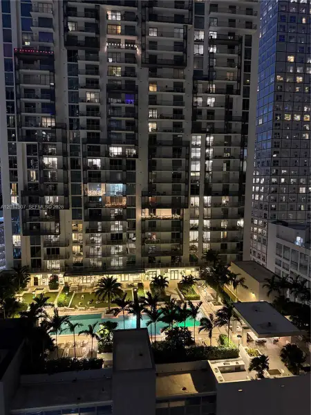 Condo located in Miami, FL showcasing its design and architecture (Image 13).