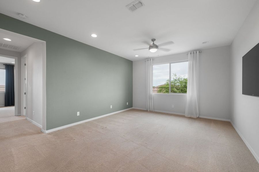 Spacious, unfurnished interior of a new home in Harvest - Enchantment Series, Queen Creek (Image 36).