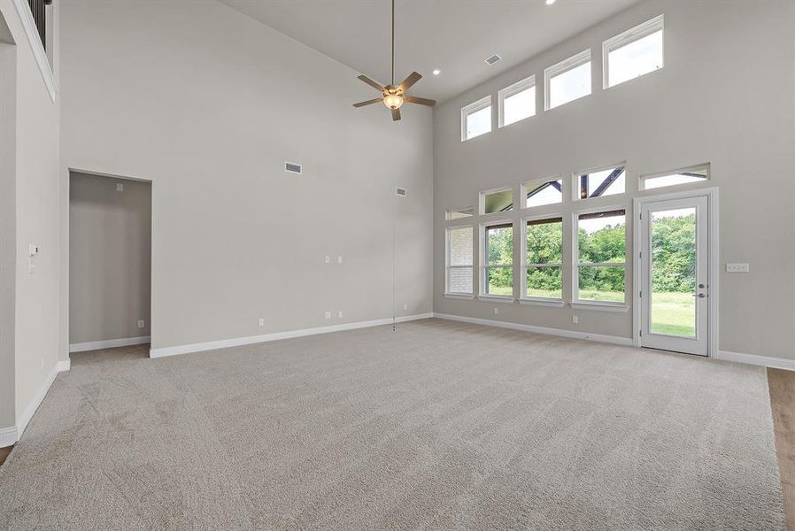 Spacious, unfurnished interior of a new home in Eagle Estates, Cross Timber (Image 15).