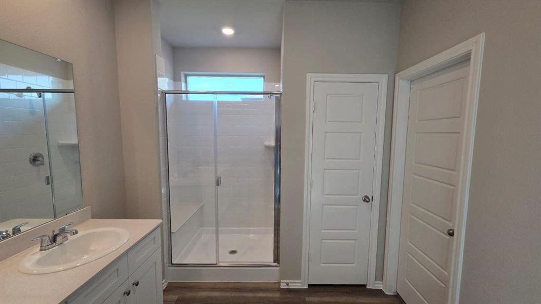 Furnished interior view inside a new home in Trails of Elizabeth Creek, Fort Worth (Image 8).