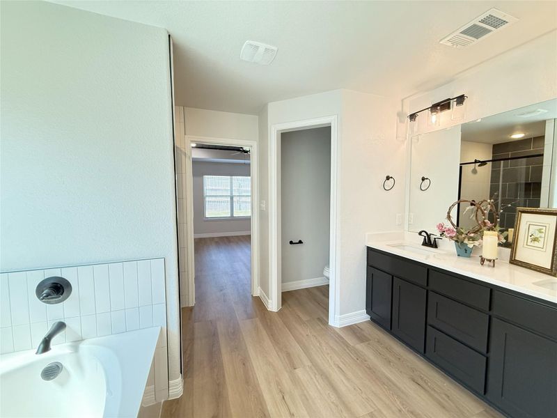 Furnished interior view inside a new home in , Belton (Image 7).