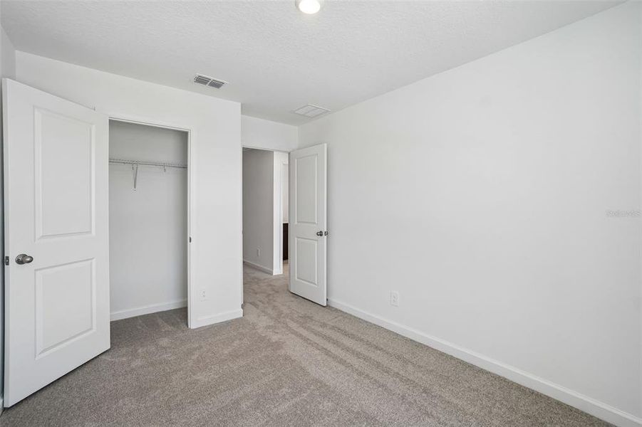 Spacious, unfurnished interior of a new home in , Tampa (Image 12).