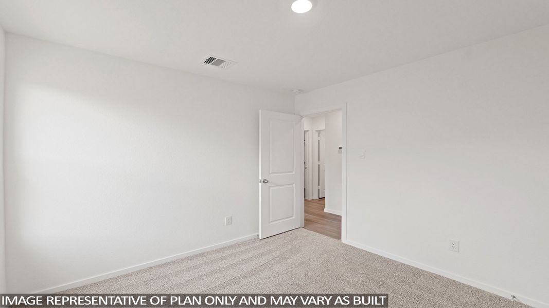 Spacious, unfurnished interior of a new home in Lexington Heights, Willis (Image 21).